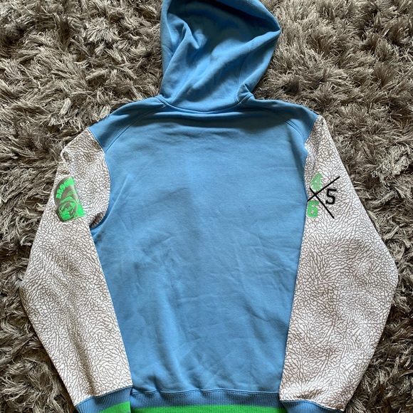 Jordan Sweater/Jacket - Picture 2 of 3